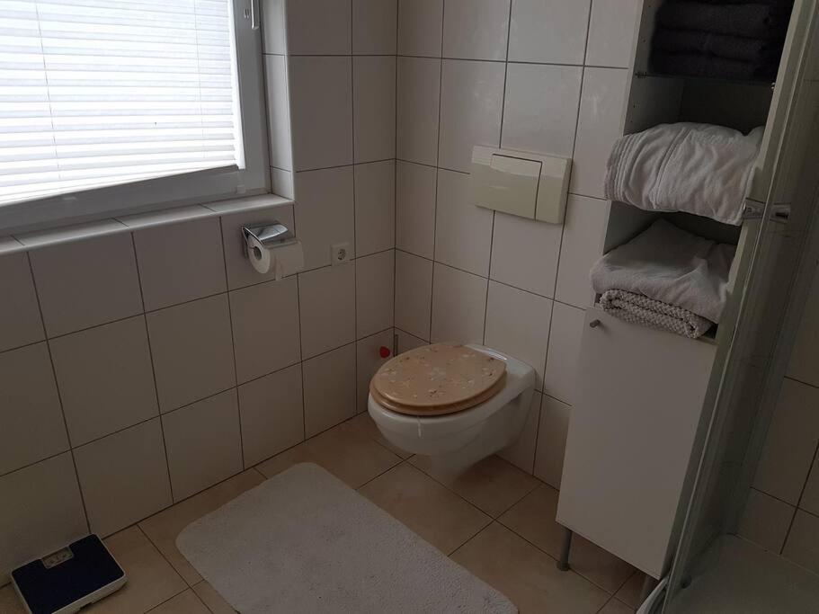 アウッゲンEbenerdig Mit Terrasse & Garten, Wlan & Parkplatz! Self Check-In & Check-Out! Schwedenofen!アパートメント エクステリア 写真
