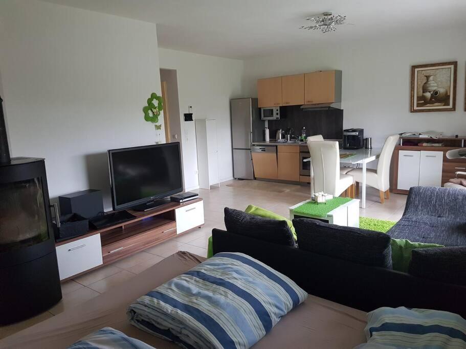 アウッゲンEbenerdig Mit Terrasse & Garten, Wlan & Parkplatz! Self Check-In & Check-Out! Schwedenofen!アパートメント エクステリア 写真